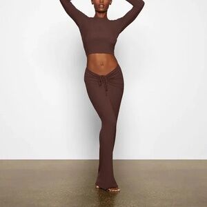 Skims soft lounge ruched skirt and long sleeve in cocoa/brown